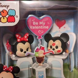 Disney RARE Tsum Tsum Series Mickey and Minnie Valentines Day Tsweeties